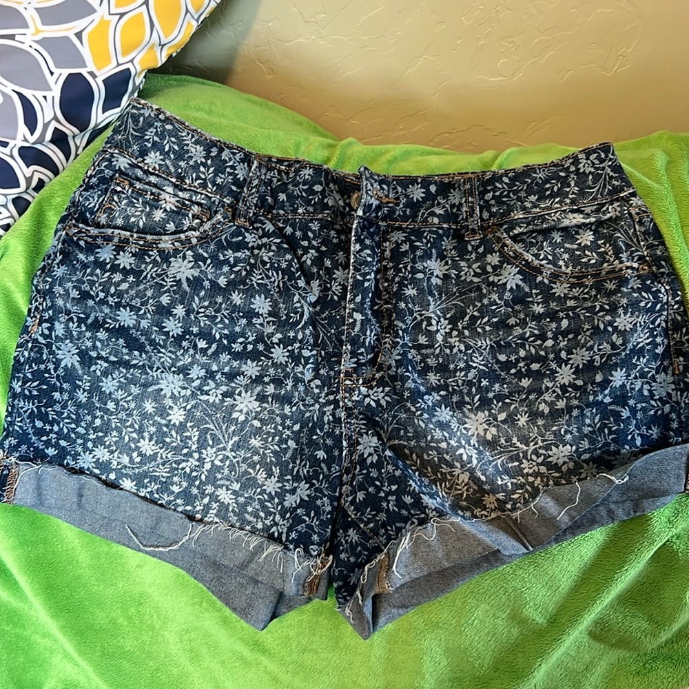 Time and Tru Jean shorts never worn